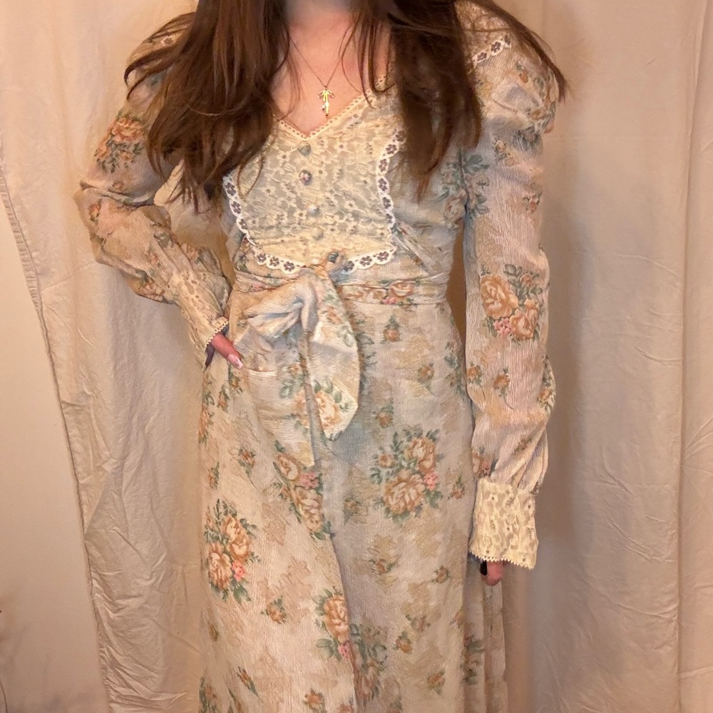 1960s Custom Prairie Wedding Dress- Rare, one of a kind - Picture 2 of 11